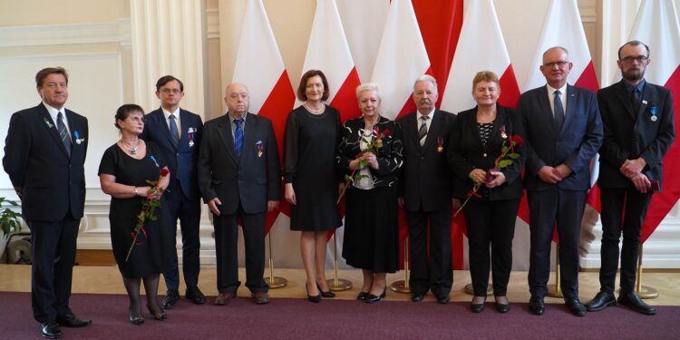 Mielec: Uhonorowani Złotym Krzyżem Zasługi