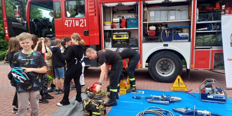 Sandomierz: Akcja „Bezpieczne wakacje” w „Trójce”.