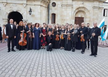 Tarnobrzeg. Koncert z okazji 100-lecia istnienia parafii. Publiczność dopisała.