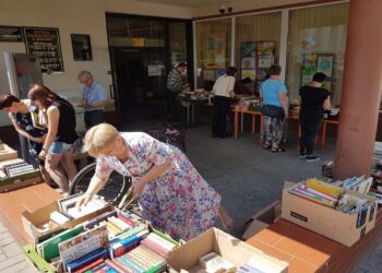 Tarnobrzeg. Wybierz sobie czytadło za symboliczna cegiełkę.