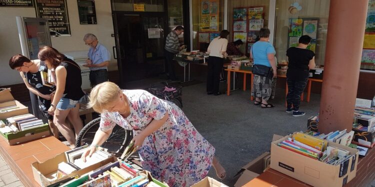 Tarnobrzeg. Wybierz sobie czytadło za symboliczna cegiełkę.
