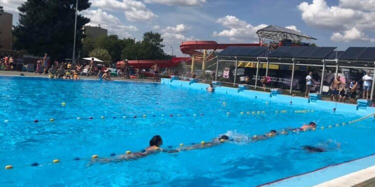 Mielec: Od czwartku działają baseny odkryte