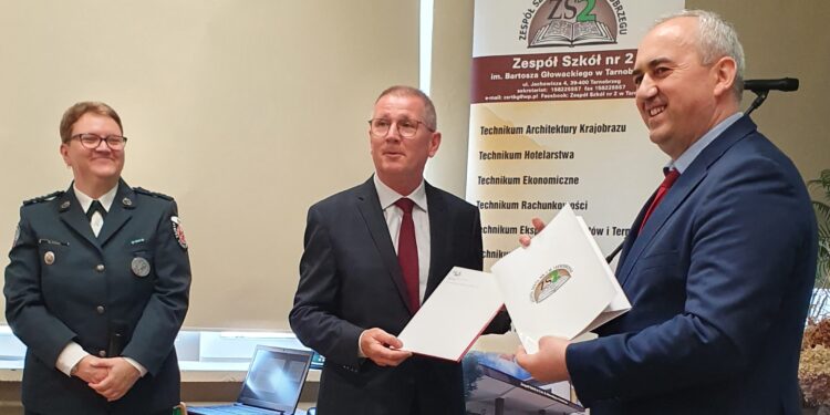 Tarnobrzeg. „Rolnik” rozpoczął współpracę z Izbą Administracji Skarbowej.