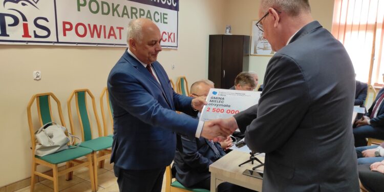 Mielec: Inwestycje w termomodernizację oraz w kanalizację sanitarną