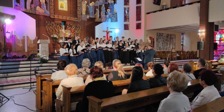 Mielec:  Koncert Pieśni Maryjnych