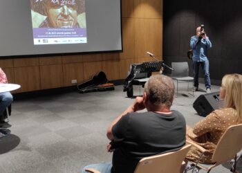 Mielec: Szare pudełko na życie