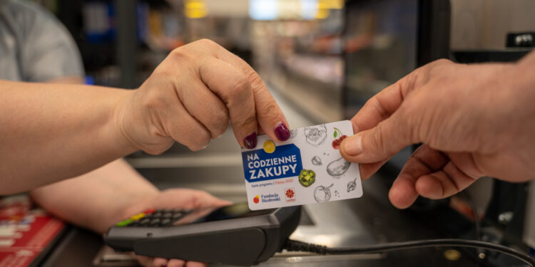 Sandomierz: Rozpoczęła się kolejna edycja programu 'Na codzienne zakupy’ wspierająca seniorów.