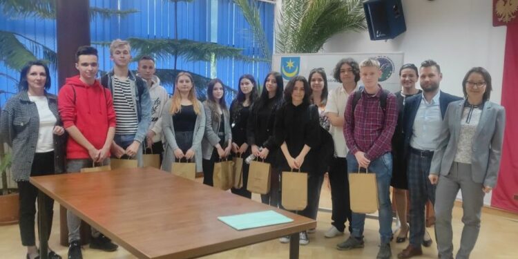 Tarnobrzeg. Konkurs wiedzy prawnej.