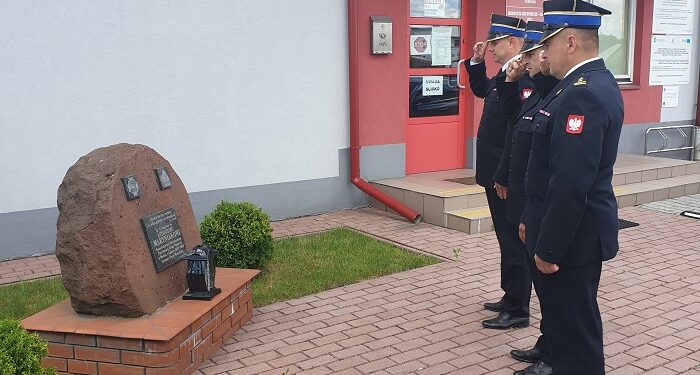 Mielec: Memoriał w 20 rocznicę  śmierci Komendanta Powiatowego PSP w Mielcu