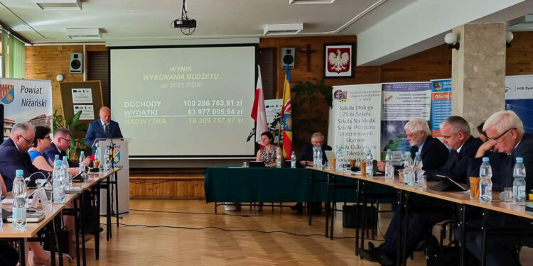 Nisko: Starosta z wotum zaufania i z absolutorium