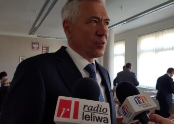 Nowa Dęba. Za te pieniądze wybudują między innymi szatnie sportowe.