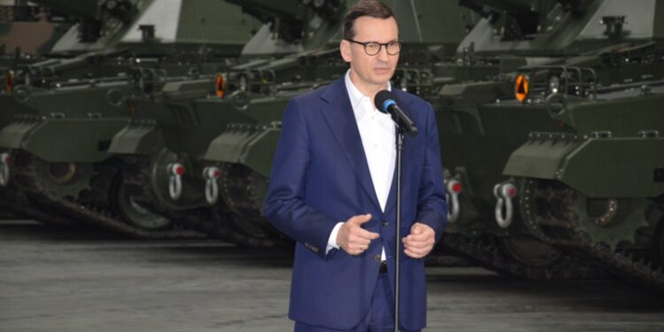 Stalowa Wola: Premier Morawiecki przed piknikiem odwiedził HSW.
