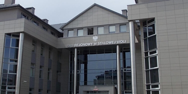 Stalowa Wola: Podejrzany uciekł z sali sądowej