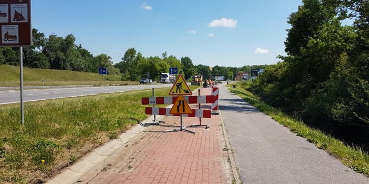 Tarnobrzeg. Uwaga na ścieżce rowerowej!