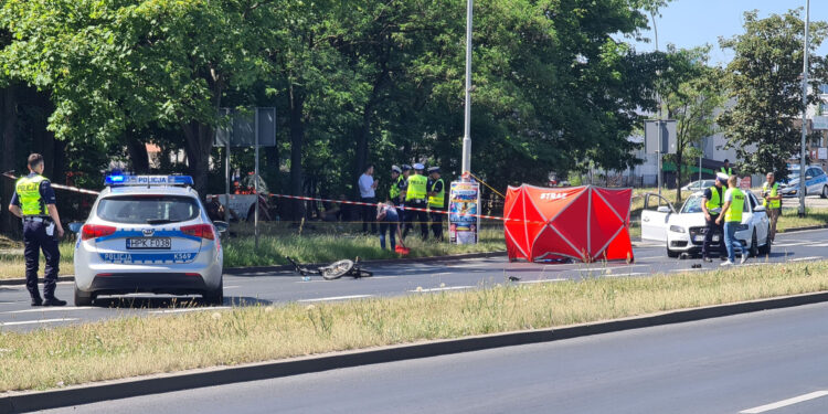 Stalowa Wola: Są zarzuty dla kierowcy, który w niedzielę śmiertelnie potrącił rowerzystę