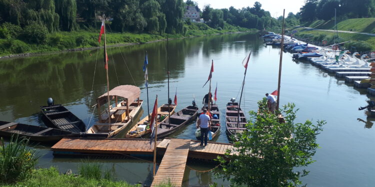 Koprzywnica, Sandomierz, Zawichost, Dymitrów Mały: Wodniacy w akcji.