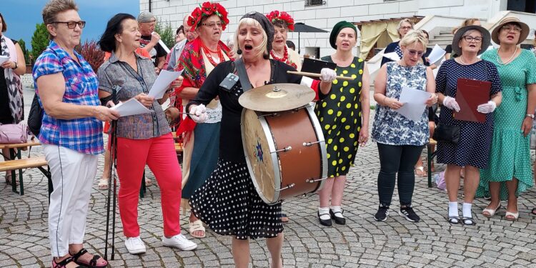 Sandomierz: Pieśnią uczcili pamięć Pielaszowiaków i powstańców warszawskich.