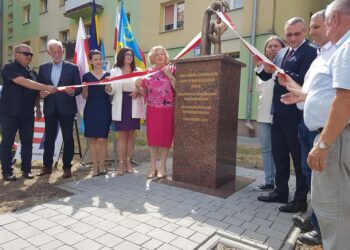 Tarnobrzeg. Odsłonięto pomnik upamiętniający honorowych dawców krwi.