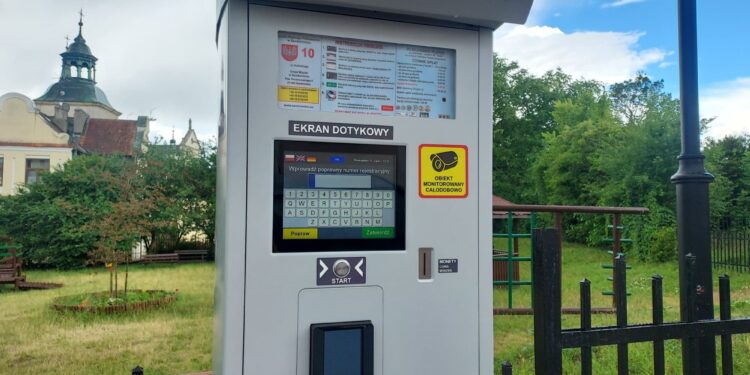 Sandomierz: Nowoczesne parkomaty pojawiły się na mieście.