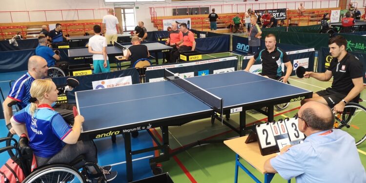 Tarnobrzeg. Trwa turniej Słowian w tenisa stołowego na wózkach