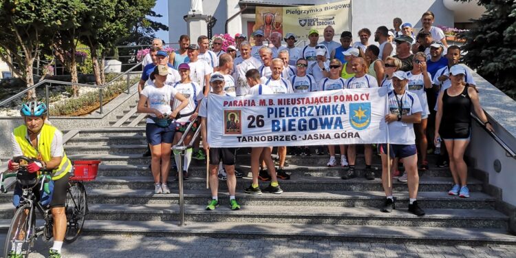 Tarnobrzeg. Po raz 26 biegną na Jasną Górę