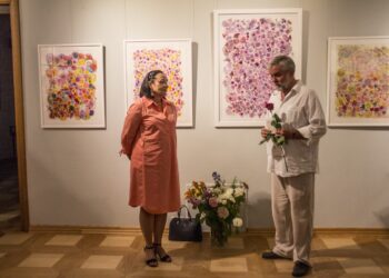 Tarnobrzeg. „Moje ogrody”. Wernisaż malarstwa Iwony Wyszatyckiej.