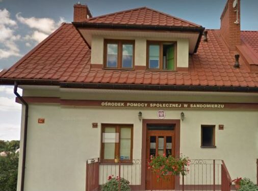 Sandomierz: Miasto sprzedaje budynek na Starówce, aby mieć pieniądze na bieżące wydatki.