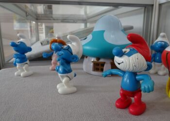 Tarnobrzeg. Smerfy w bibliotece.