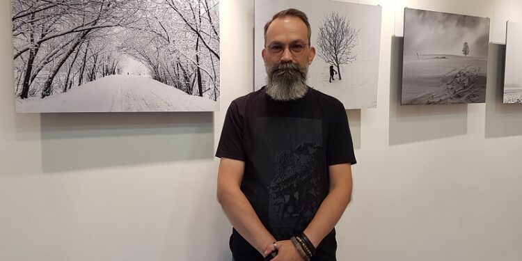 Tarnobrzeg. Krajobrazy z Tarnobrzega i okolic na wystawie fotografii Radka Delimaty.