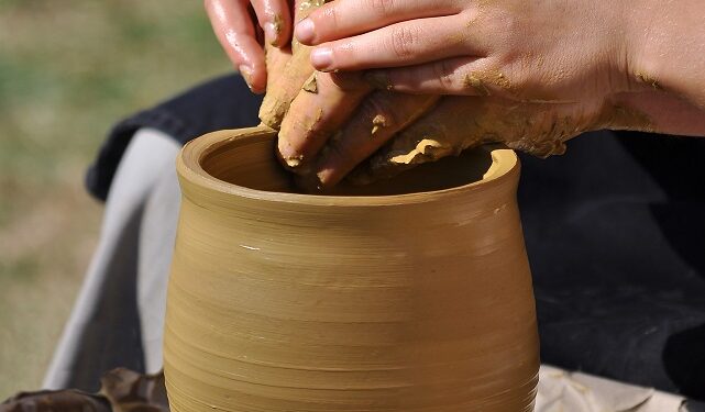 Kolbuszowa: Warsztaty ceramiczne.