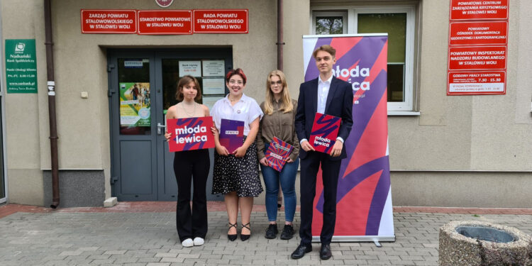 Stalowa Wola: Młoda Lewica wnioskuje o różowe skrzyneczki w szkołach