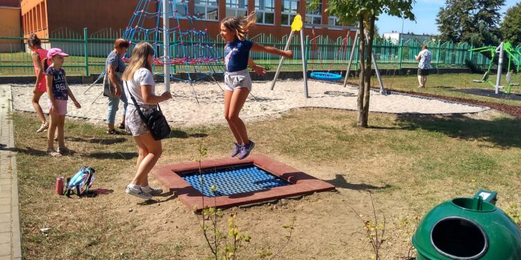 Mielec:  Place zabaw otwarte dla najmłodszych
