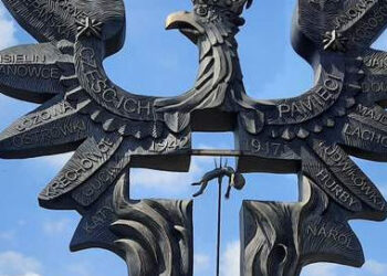 Domostawa: Aktem erekcyjnym przypieczętowano plan postawienia pomnika Rzezi Wołyńskiej