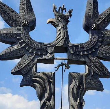 Domostawa: Aktem erekcyjnym przypieczętowano plan postawienia pomnika Rzezi Wołyńskiej