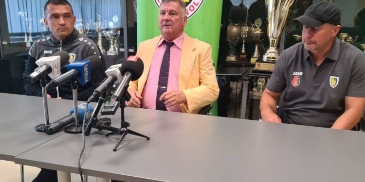 Stalowa Wola: Kompletowanie drużyny Stali Stalowa Wola na finiszu.