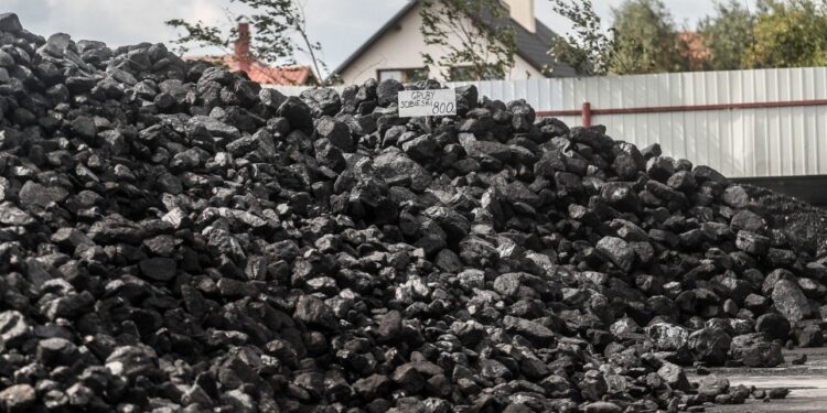 Mielec: Problemy z węglem na składach opału