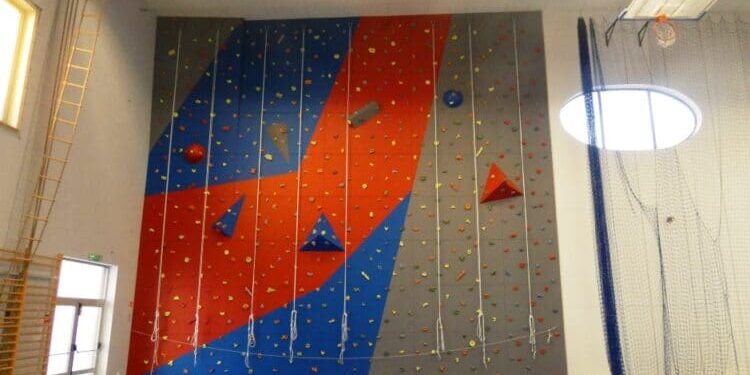 Przecław: Szansa na powstanie ścianki wspinaczkowej.