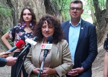 Sandomierz: Krzemień pasiasty inspiracją dla kolekcji mody.