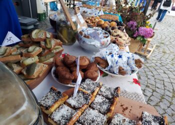 Sandomierz: Tłumy na I Powiatowym Sandomierskim Święcie Miodu.