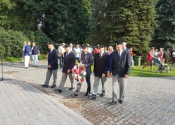 Tarnobrzeg. W hołdzie ochotnikom dzikowskim.