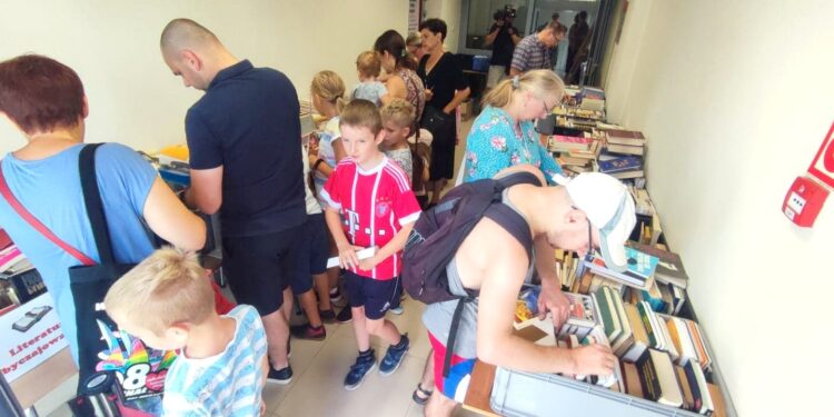 Stalowa Wola: Chętnych na tanie książki nie brakuje