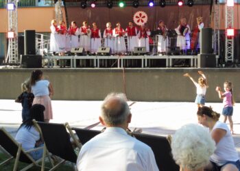 Nowa Dęba. Zespoły ludowe ponownie zaśpiewały przed publicznością