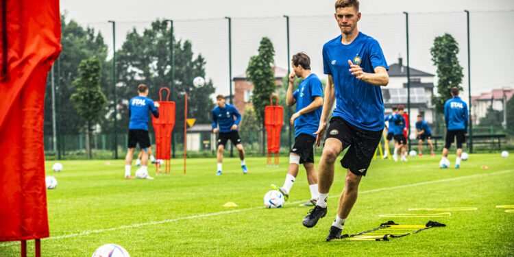 Mielec: Na murawie stadionu zawita Cracovia.