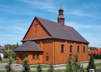 Domostawa: Ksiądz przelał na swój rachunek miliony złotych z konta parafii