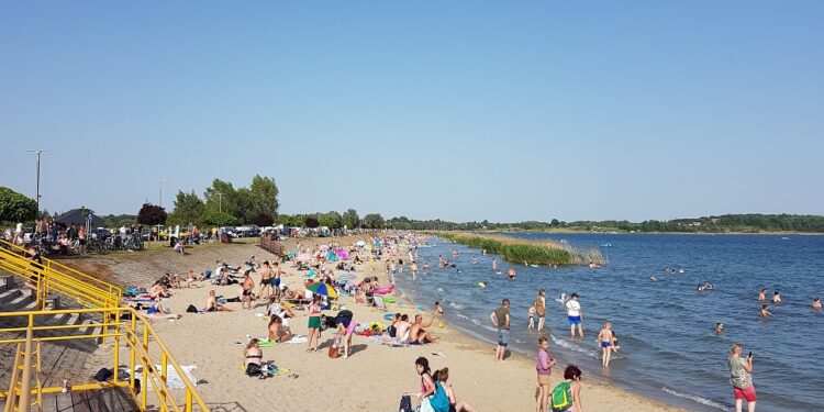 Tarnobrzeg, region. Moda plażowa bez kompleksów.