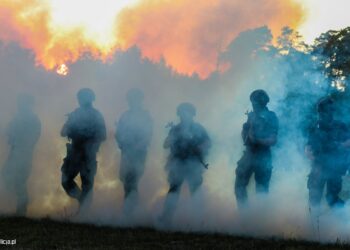 Nowa Dęba. Policjanci szkolili się na poligonie