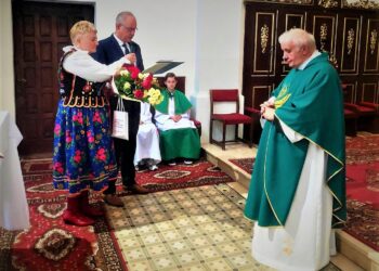 Wadowice Górne: Proboszcz z Wadowic Dolnych z państwowym odznaczeniem.