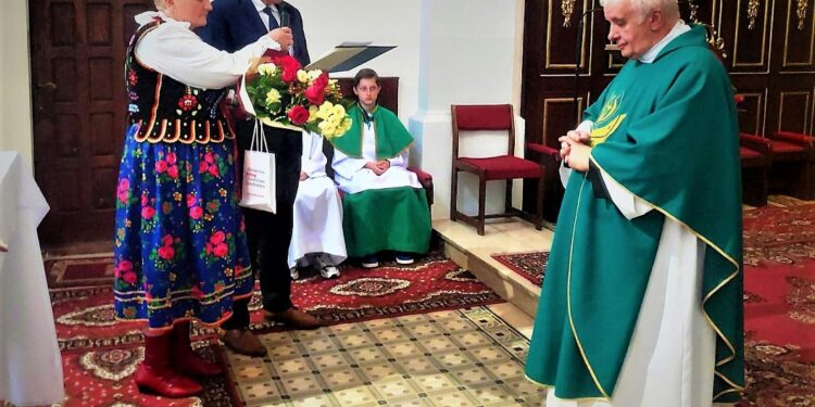 Wadowice Górne: Proboszcz z Wadowic Dolnych z państwowym odznaczeniem.