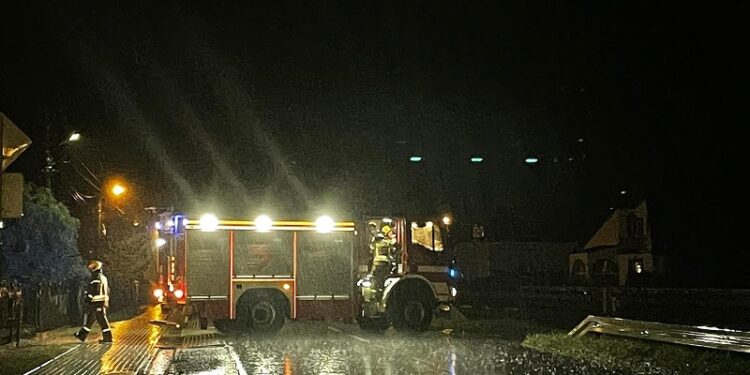 Tarnobrzeg: Połamane drzewa, zalane posesje.