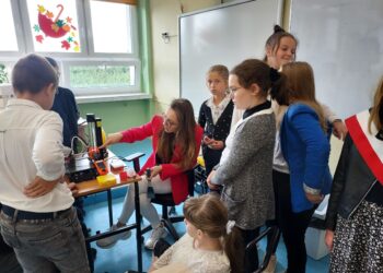 Zawierzbie: Wizyta ministra edukacji i nauki w Szkole Podstawowej.